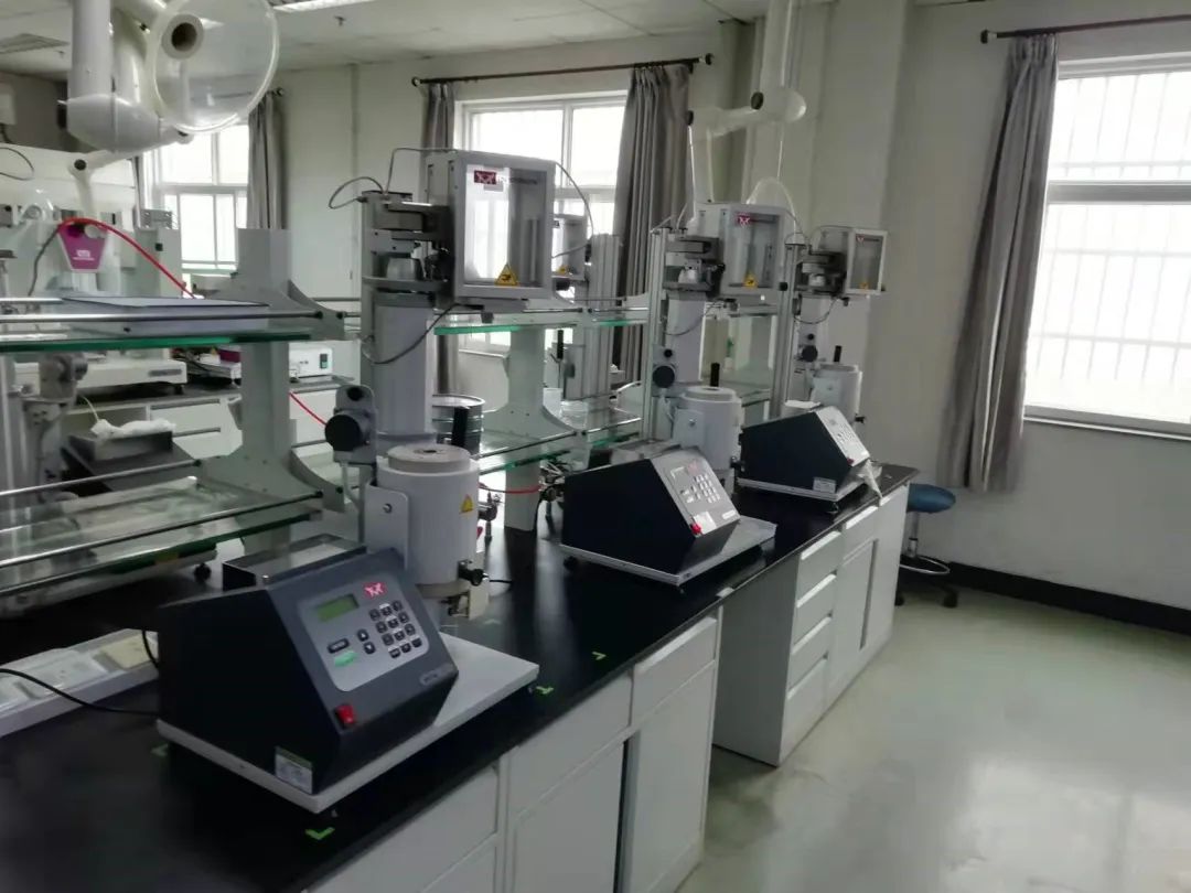 實(shí)驗(yàn)室儀器維修.jpg 實(shí)驗(yàn)室儀器維修.jpg